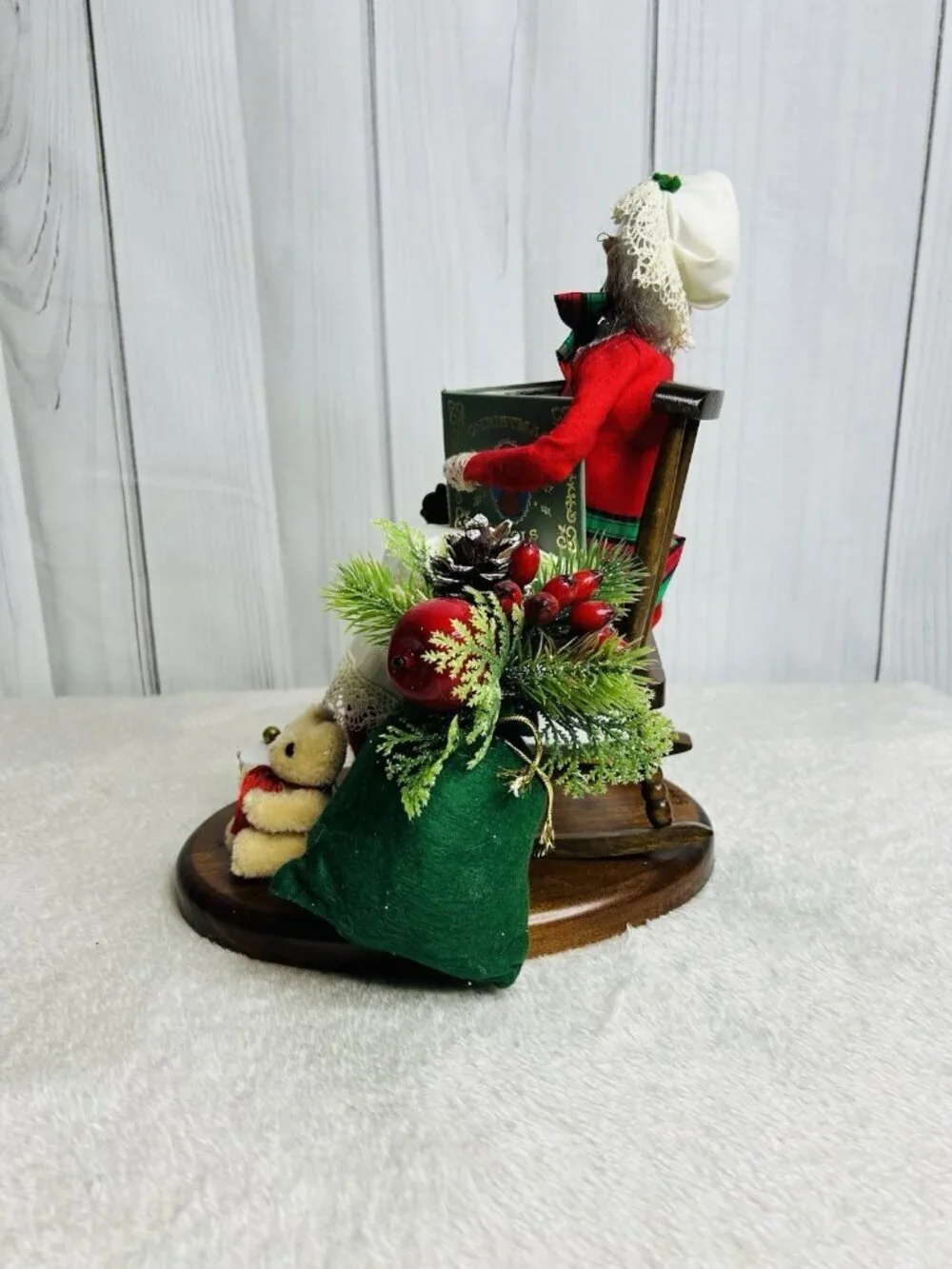 Byers Choice The Carolers Mrs. Claus Rocking Chair Wooden Base 1986 Vintage